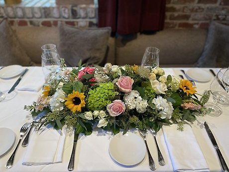 SUNSHINE CENTER PIECE